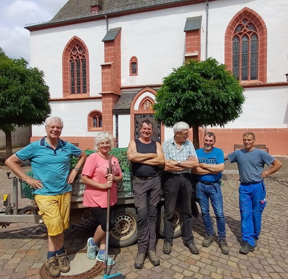 Gruenpflege Pfarrhaus 6.2023